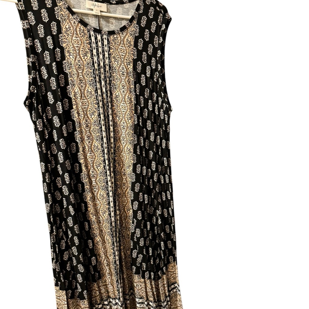 Black and tan print sleeveless design ruffle dress with eyelet trim–NEW-  XL